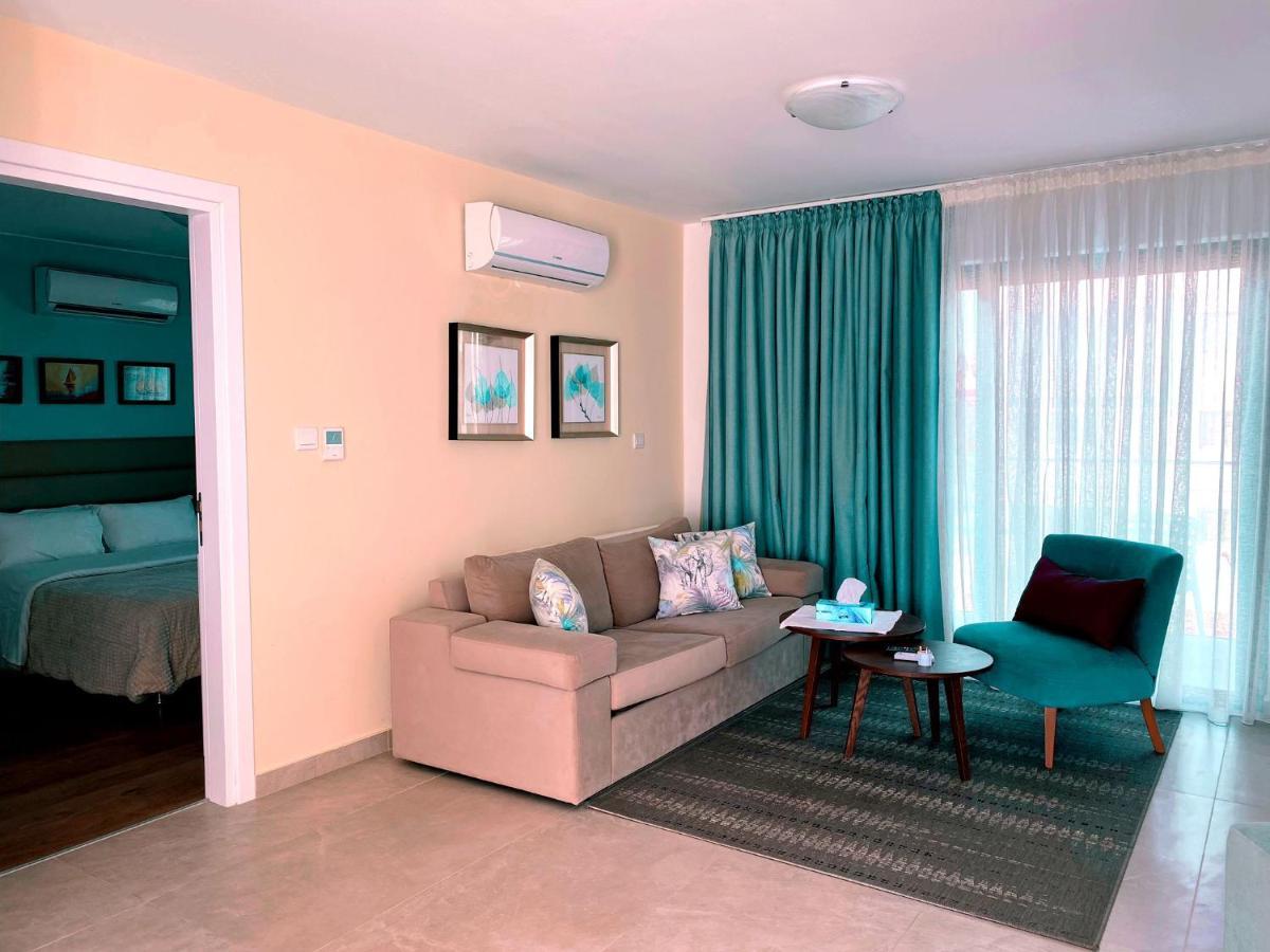 Victoria Suites Paphos Exteriér fotografie
